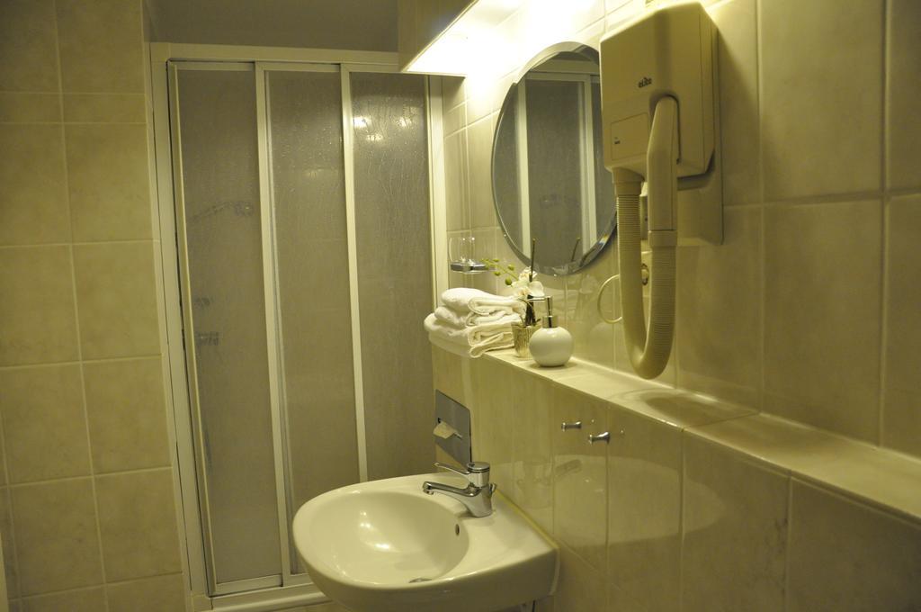 הוווכט Basalt Hotel Restaurant Lounge מראה חיצוני תמונה